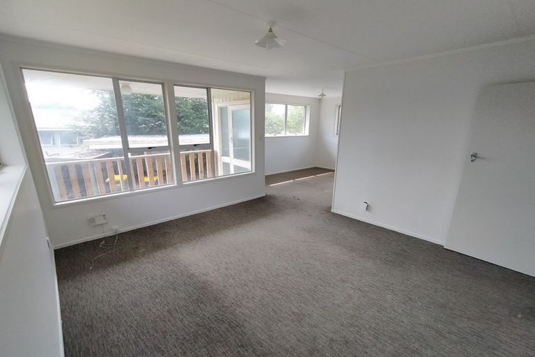 Photo of property in 61 Harrington Road, Henderson, Auckland, 0610