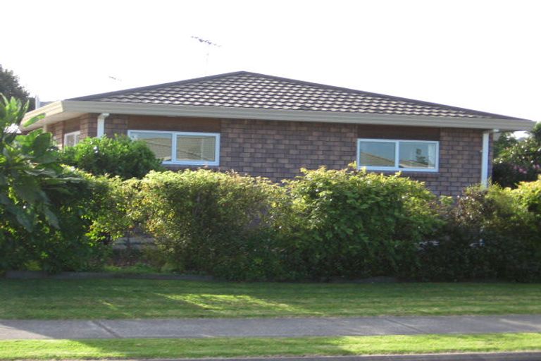 Photo of property in 100d Lakeside Drive, Orewa, 0931