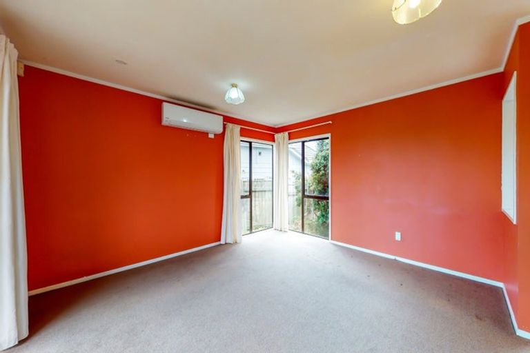Photo of property in 12 Jasmine Grove, Maungaraki, Lower Hutt, 5010
