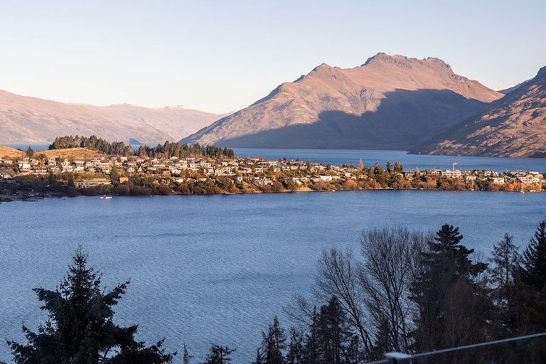 Photo of property in 2/11 Gum Lane, Queenstown, 9300