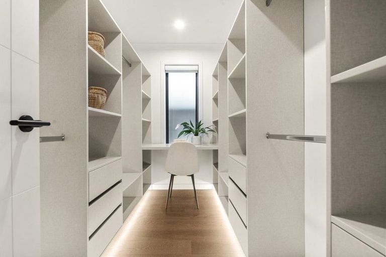 Photo of property in 5 Kina Place, Long Bay, Auckland, 0630