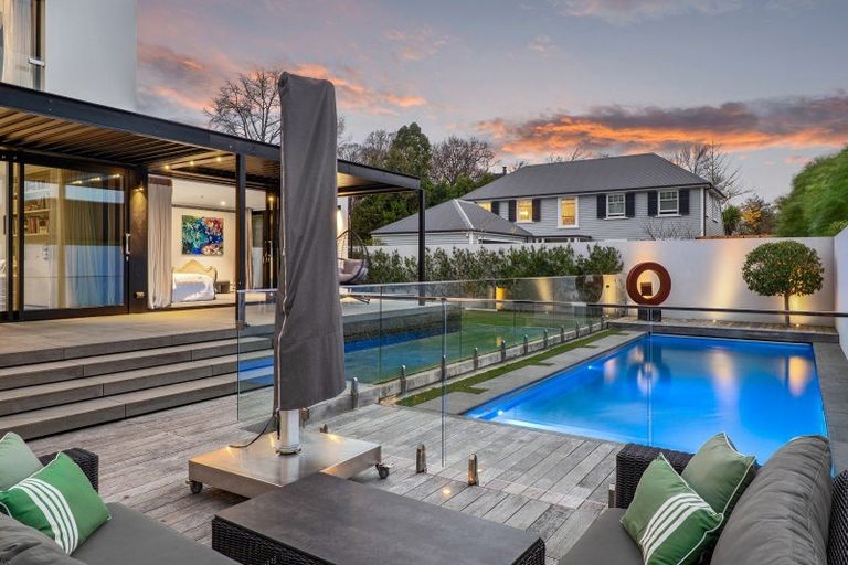 Photo of property in 7 Helmores Lane, Merivale, Christchurch, 8014
