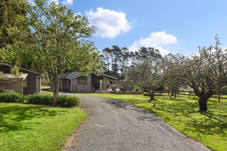 Photo of property in 1115 State Highway 16, Waimauku, 0883