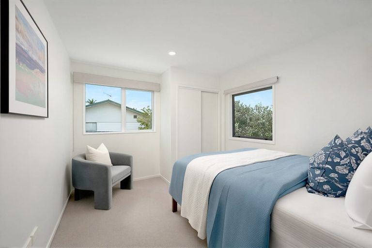 Photo of property in 140d Hepburn Road, Glendene, Auckland, 0602