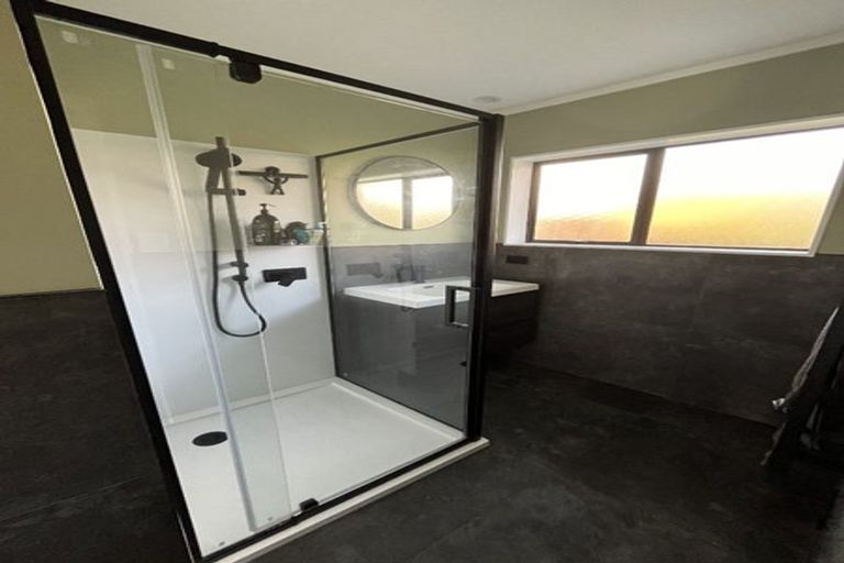 Photo of property in 6 Youngs Road, Papakura, 2110