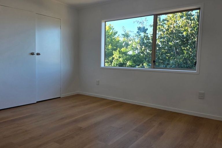 Photo of property in 66e Woodglen Road, Glen Eden, Auckland, 0602