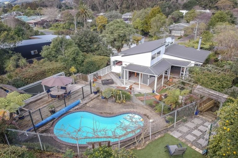 Photo of property in 21 Puriri Road, Waikanae, 5036