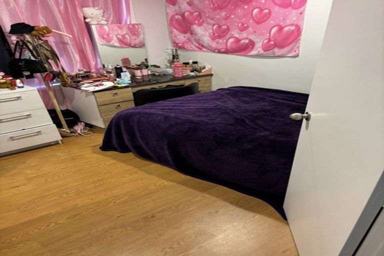 Photo of property in 15 Noeleen Street, Glenfield, Auckland, 0629