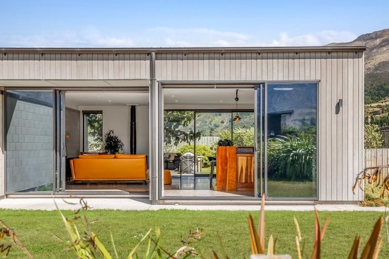 Photo of property in 13 Isthmus Place, Lake Hawea, Wanaka, 9382