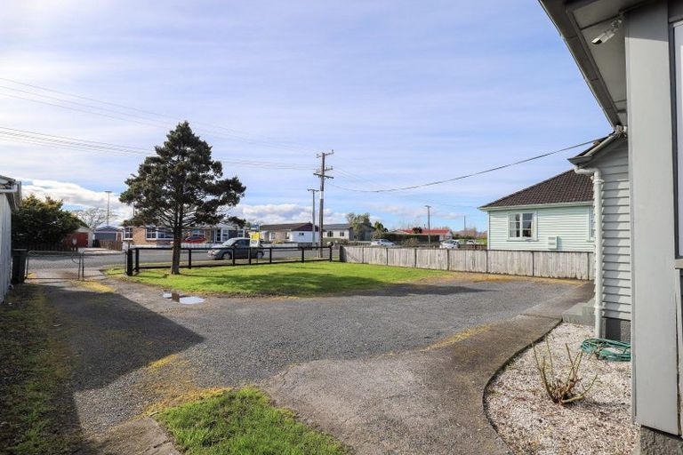 Photo of property in 9 Hayward Road, Ngatea, 3503