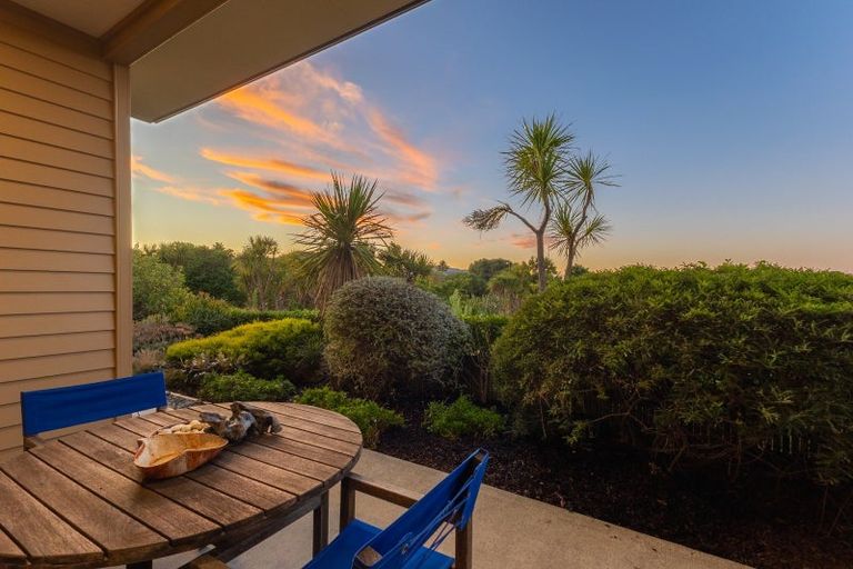 Photo of property in 4 Pateke Way, Paraparaumu Beach, Paraparaumu, 5032