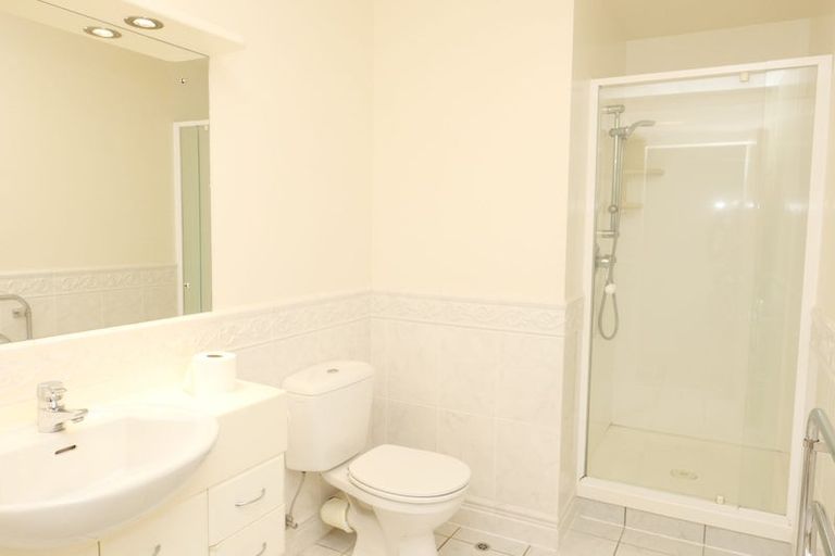 Photo of property in Ocean Apartments, 44-46 Marine Parade, Paraparaumu Beach, Paraparaumu, 5032