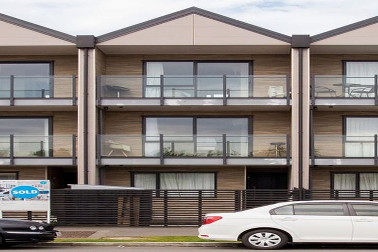 Photo of property in 2/116 Stanmore Road, Linwood, Christchurch, 8011