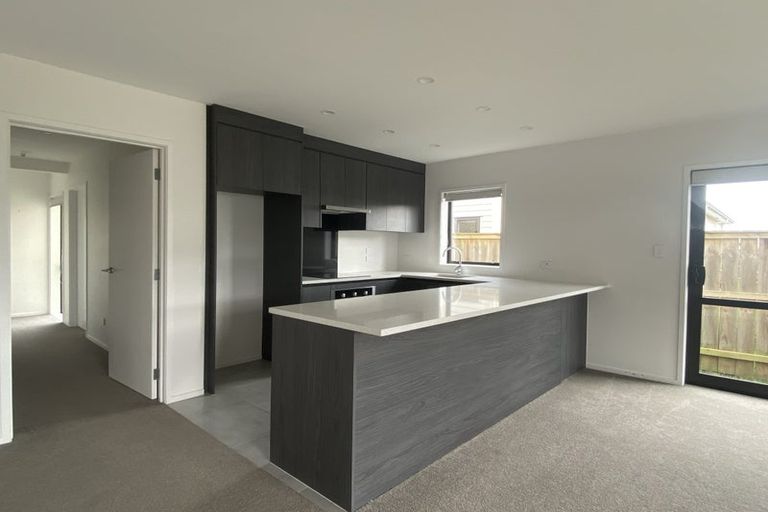 Photo of property in 7 Poutawa Lane, Clarks Beach, 2122