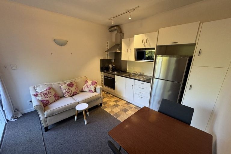 Photo of property in 20 Zetland Street, Highbury, Wellington, 6012