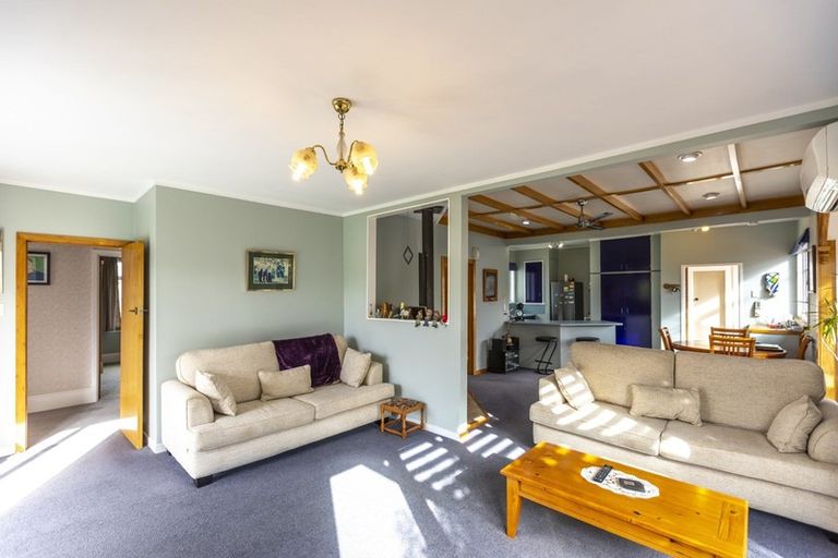 Photo of property in 16 Goodger Street, Waipukurau, 4200