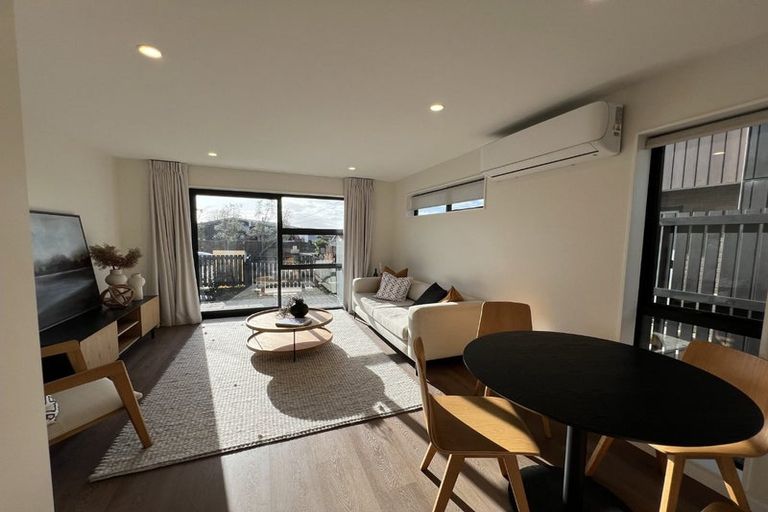 Photo of property in 15 Selo Street, Glen Eden, Auckland, 0602