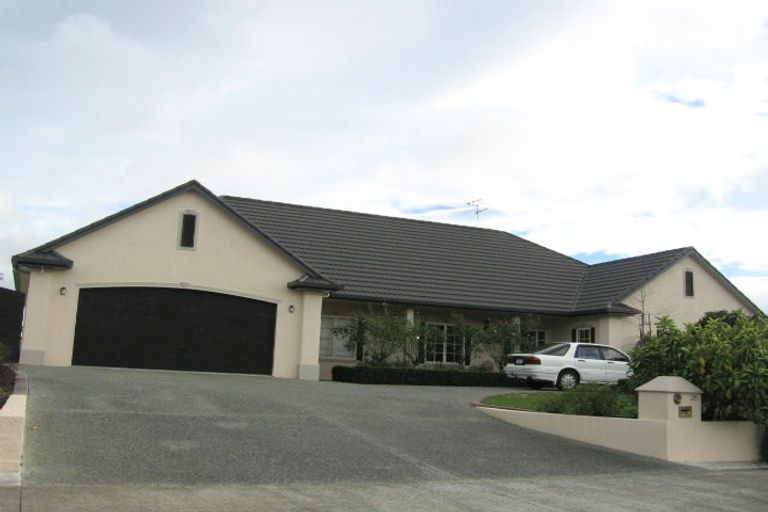 Photo of property in 35 Cashmere Drive, Fitzherbert, Palmerston North, 4410