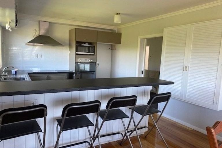 Photo of property in 21 Saint Edmund Crescent, Tawa, Wellington, 5028
