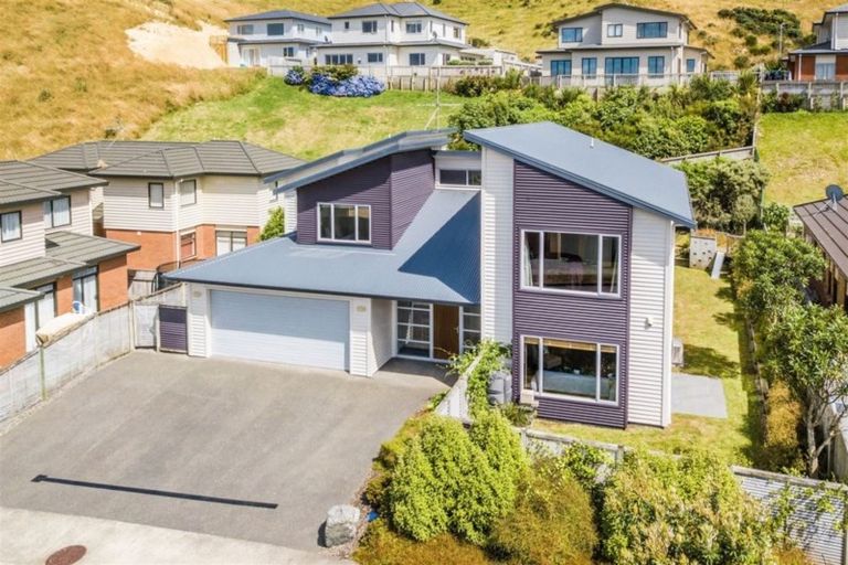 Photo of property in 71 Amesbury Drive, Churton Park, Wellington, 6037