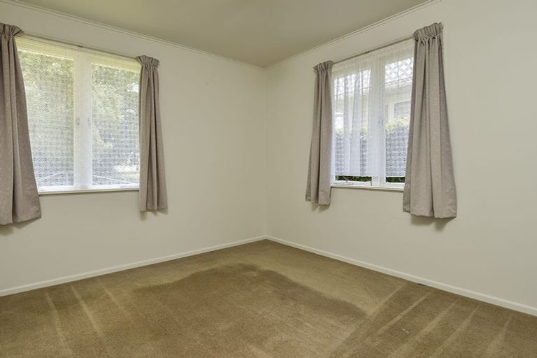 Photo of property in 83 Farquhar Road, Glendene, Auckland, 0602