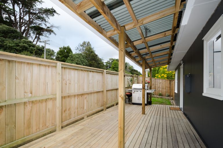 Photo of property in 69 Garfield Road, Helensville, 0800