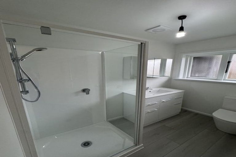 Photo of property in 2/4 Wadeley Road, Ilam, Christchurch, 8041