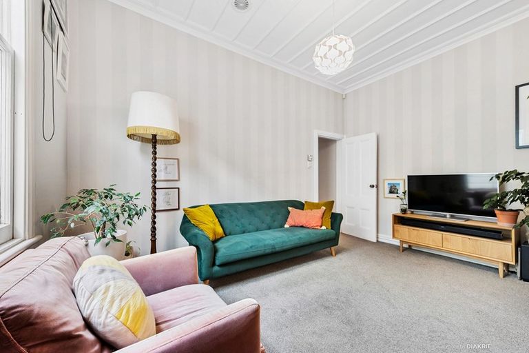 Photo of property in 54 Rolleston Street, Mount Cook, Wellington, 6021