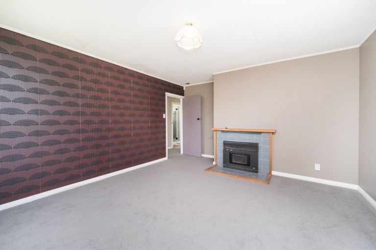 Photo of property in 3 Montrose Place, Takaro, Palmerston North, 4412