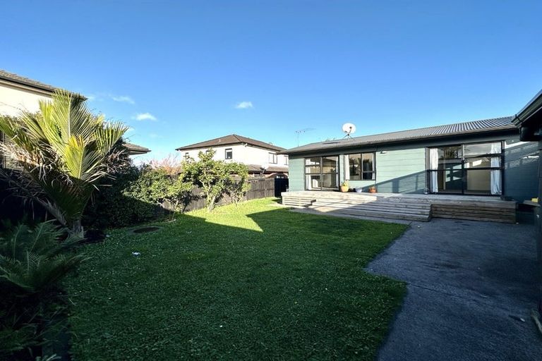 Photo of property in 19a Glenhaven Place, Te Atatu Peninsula, Auckland, 0610