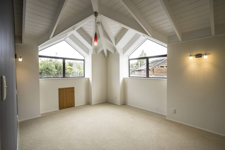 Photo of property in 33 Homewood Place, Chatswood, Auckland, 0626