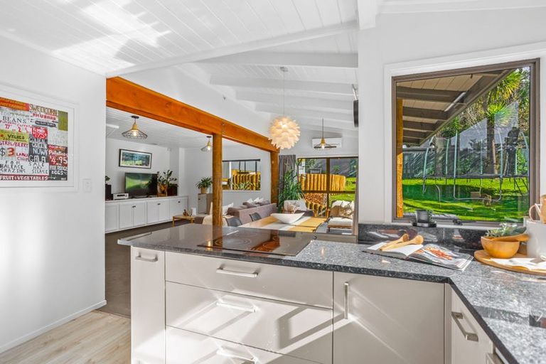 Photo of property in 7 Mahuta Grove, Northcote, Auckland, 0627