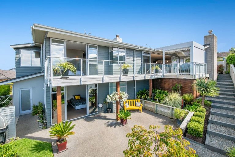 Photo of property in 39 Grand Drive, Orewa, 0931