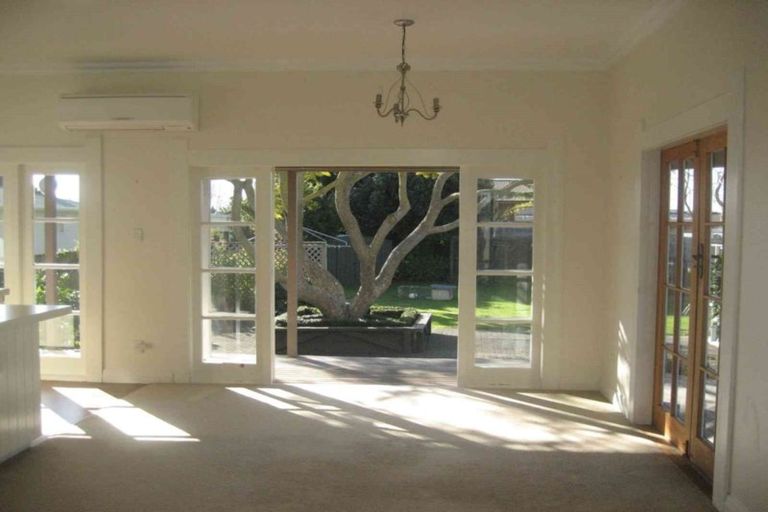 Photo of property in 3 Moeller Street, Taradale, Napier, 4112
