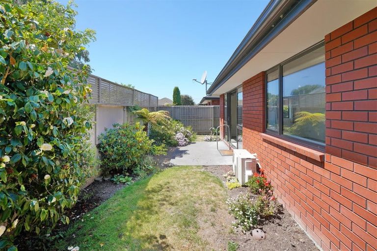 Photo of property in 516 Mairehau Road, Parklands, Christchurch, 8083