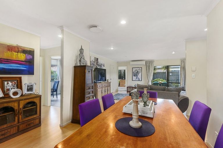 Photo of property in 10 Ettrick Lane, Papakura, 2110