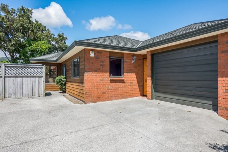 Photo of property in 942 High Street, Avalon, Lower Hutt, 5011