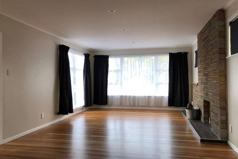 Photo of property in 496 Don Buck Road, Massey, Auckland, 0614