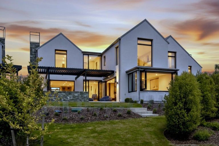 Photo of property in 29 Settlers Way, Arrowtown, 9371
