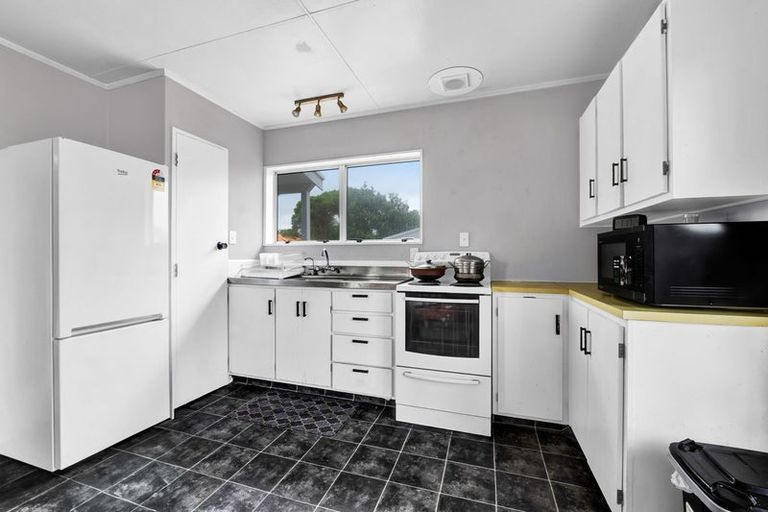 Photo of property in 11 Manuka Place, Hawera, 4610