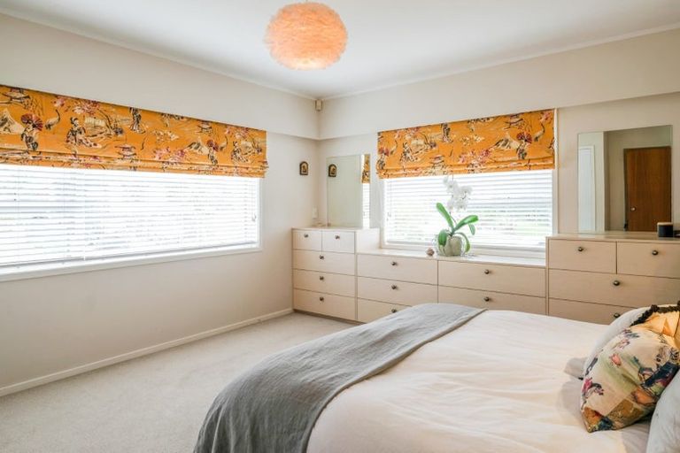 Photo of property in 28 James Evans Drive, Northcote, Auckland, 0627