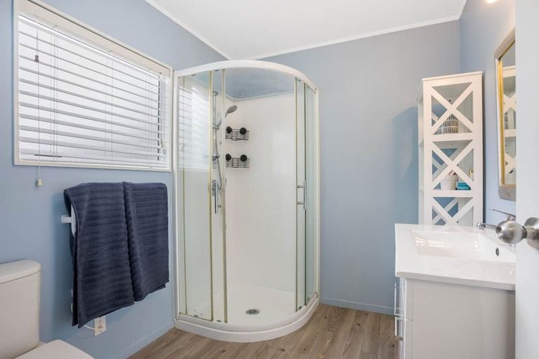 Photo of property in 1/105 Glendale Road, Glen Eden, Auckland, 0602