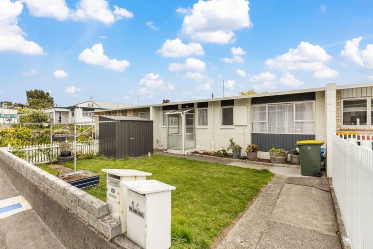 Photo of property in 6b Davies Lane, New Plymouth, 4310