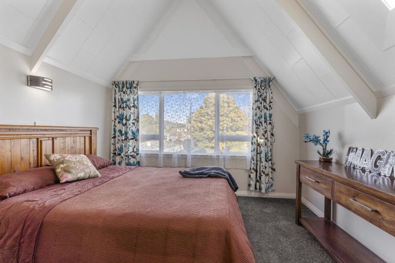 Photo of property in 3 Alexander Street, Waikanae, 5036