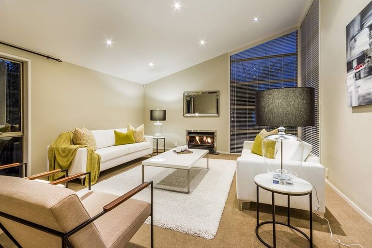 Photo of property in 14 English Oak Drive, Schnapper Rock, Auckland, 0632