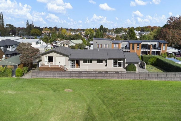 Photo of property in 25 Kelvin Place, Hamilton East, Hamilton, 3216