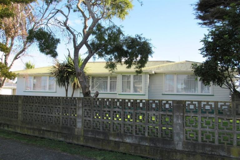 Photo of property in 26 Mcguire Street, Hawera, 4610