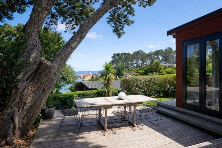 Photo of property in 1/11 Pullum Street, Birkenhead, Auckland, 0626