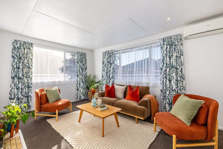 Photo of property in 32 Desert Gold Street, Ascot Park, Porirua, 5024