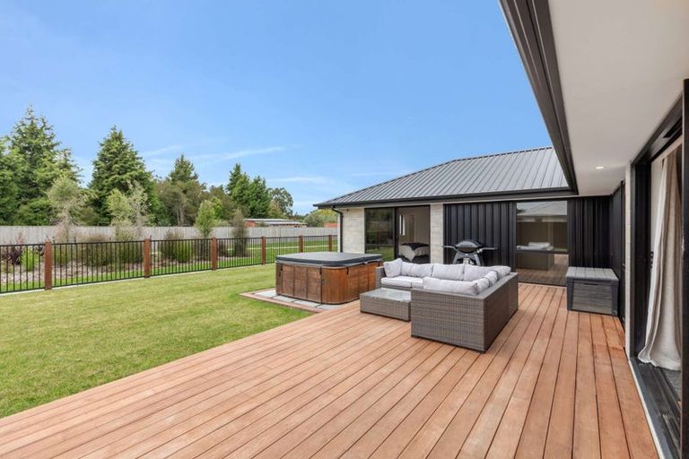 Photo of property in 2 Hunter Lane, Amberley, 7410